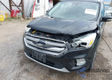 2017 Ford Escape Titanium из США, поврежденный, VIN 1FMCU9J90HUD88480